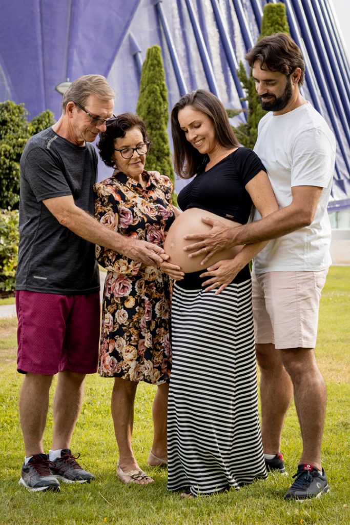 Sesión de embarazo en familia
